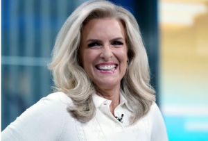 Top 20 Most Beautiful Female Fox News Anchors of All Time | Everything