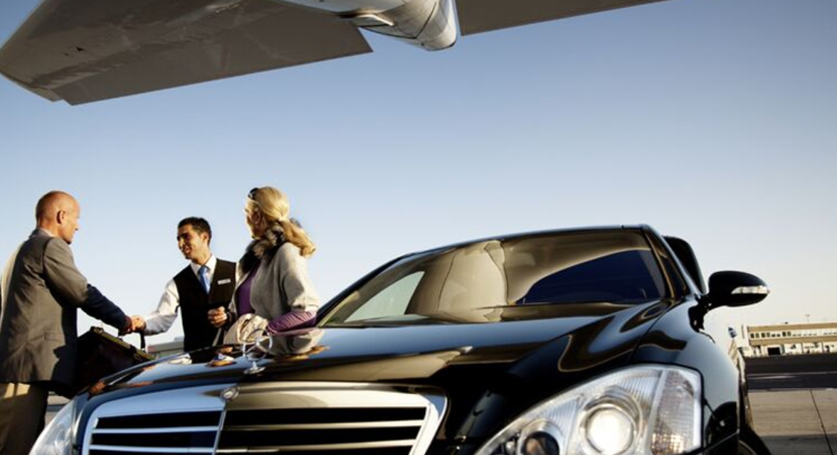 “Pearson Airport Limousine & Taxi Service: Your Top Choice for Affordable, Comfortable Rides from Bracebridge to Pearson”